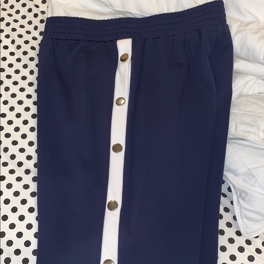 Bloomingdale’s navy side button up pants - small!